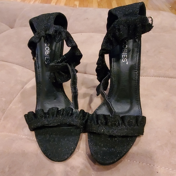 Shoes - Picture 2 of 5